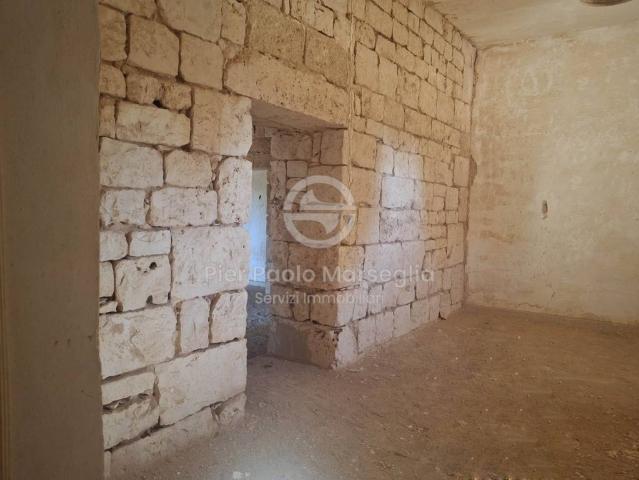 Vendesi rustico/casale/corte a Ostuni