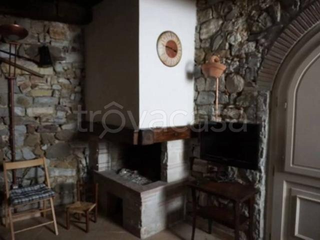 Vendesi rustico/casale/corte a Borgo a Mozzano