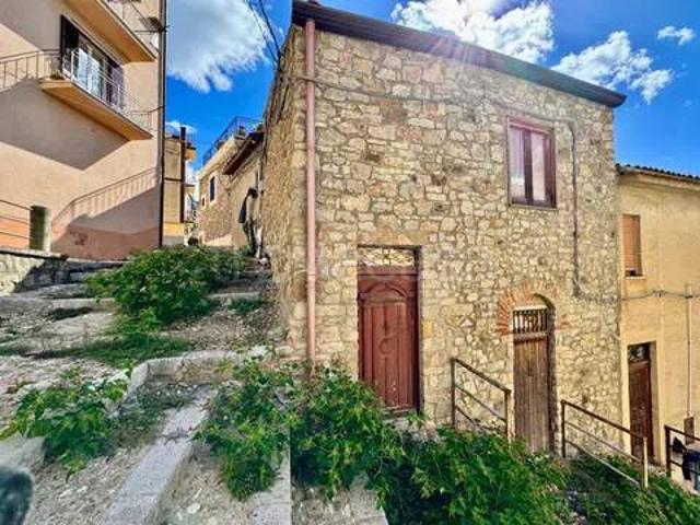 Vendesi rustico/casale/corte a Caccamo via Guglielmo, 3