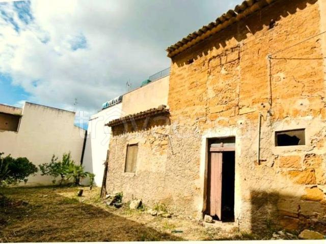 Vendesi rustico/casale/corte a Calamonaci