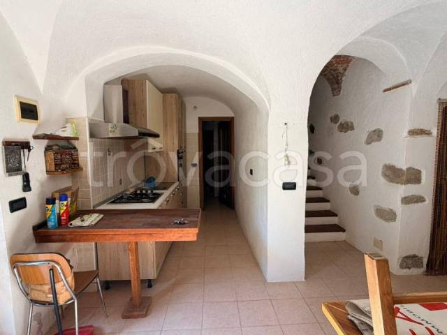 Vendesi rustico/casale/corte a Calice Ligure