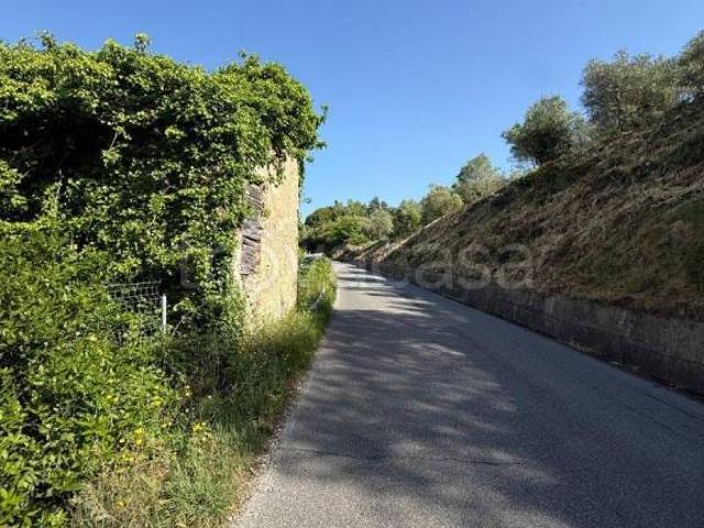 Vendesi rustico/casale/corte a Castel Madama via di Fonte di Canoro