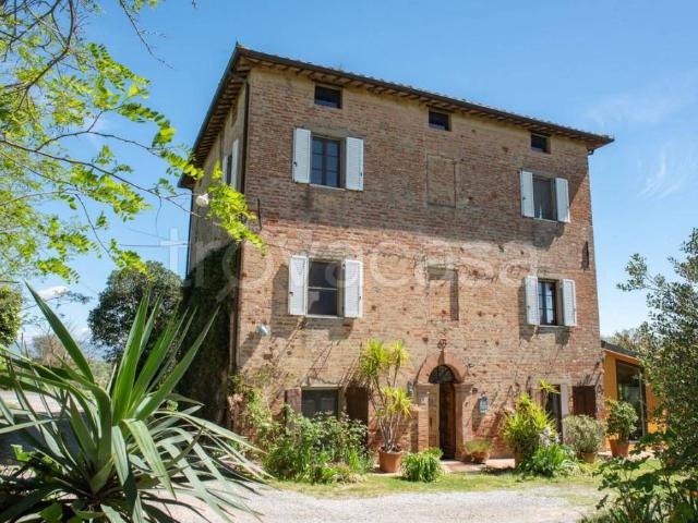 Vendesi rustico/casale/corte a Castiglione del Lago, Gioiella