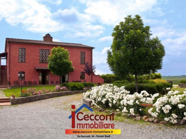 Vendesi rustico/casale/corte a Cerreto Guidi v. Di Petriolo