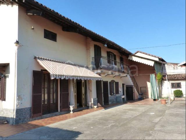 Vendesi rustico/casale/corte a Cervere