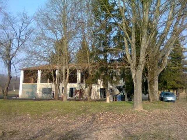 Vendesi rustico/casale/corte a Francavilla Bisio via Guasco, 15