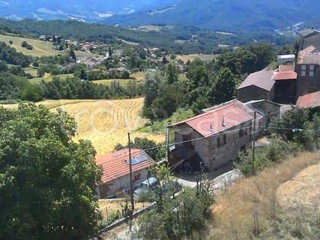 Vendesi rustico/casale/corte a Grezzo, Bardi