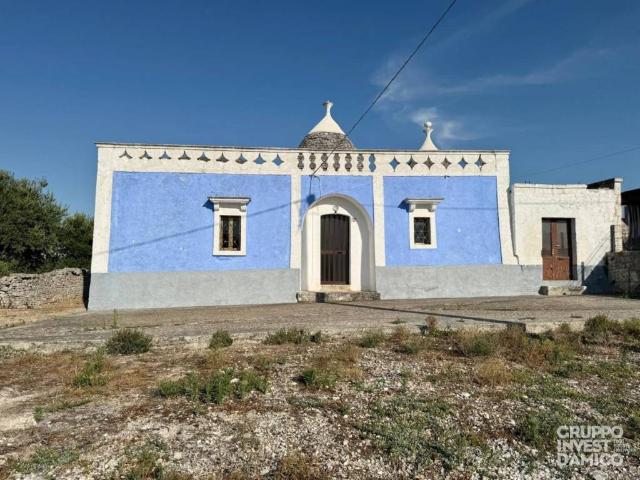 Vendesi rustico/casale/corte a Locorotondo