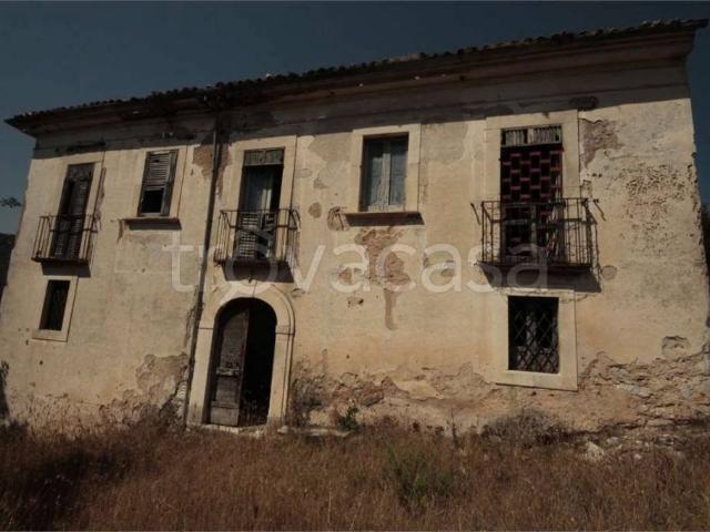 Vendesi rustico/casale/corte a Popoli provinciale 31, 31