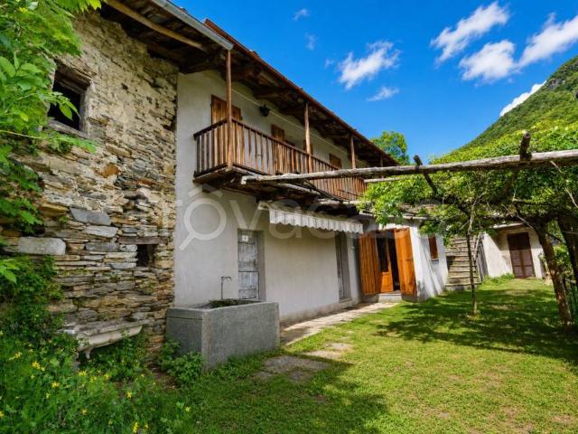 Vendesi rustico/casale/corte a Rorà via Garossini, 8