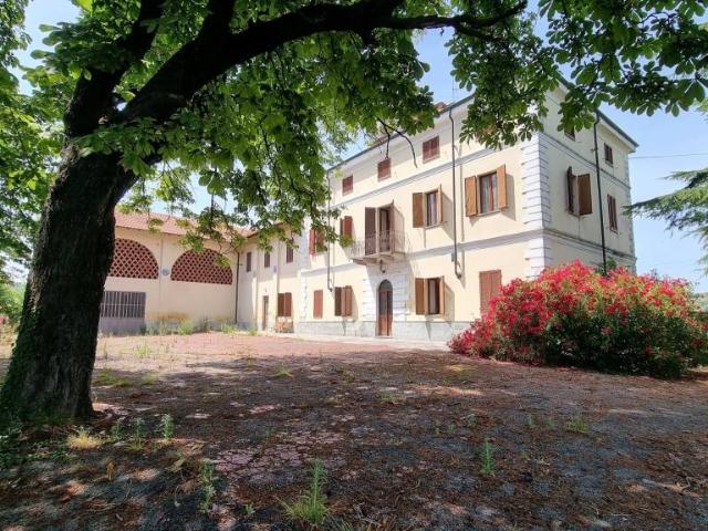 Vendesi rustico/casale/corte a San Giorgio Monferrato