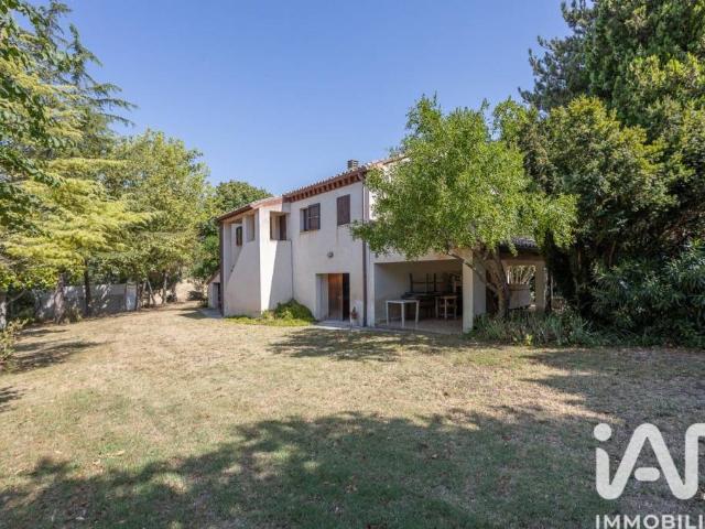 Vendesi rustico/casale/corte a Santo Stefano, Osimo