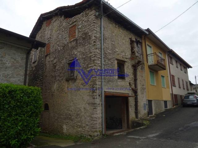 Vendesi rustico/casale/corte a Somendenna, Zogno