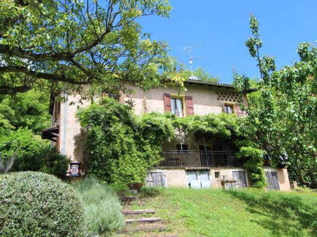 Vendesi rustico/casale/corte a Valsamoggia via Sassuolo