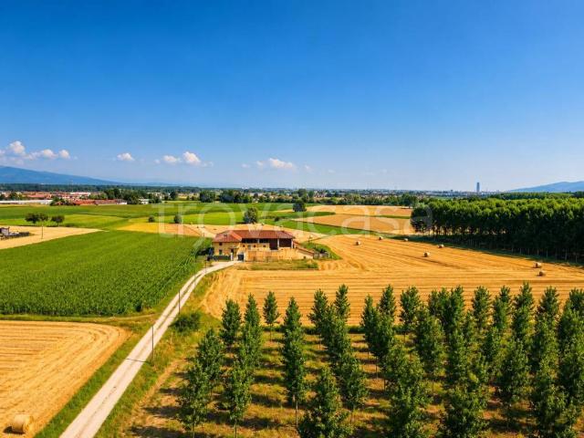Vendesi rustico/casale/corte a Vinovo