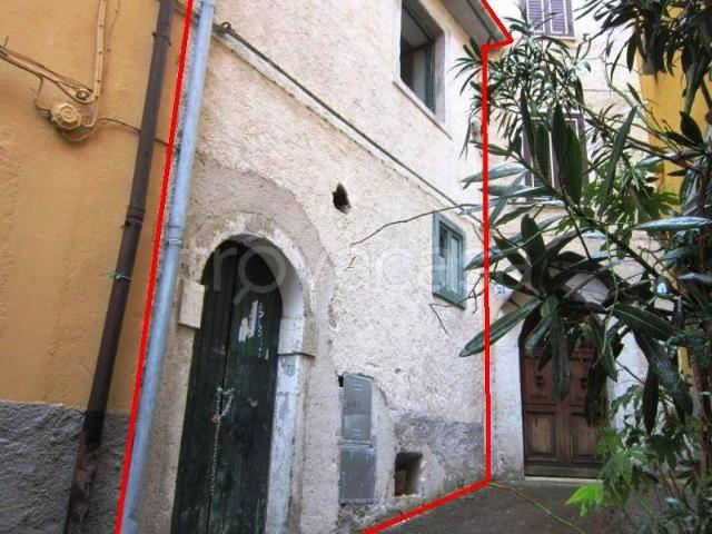 Vendesi rustico/casale/corte ad Agnone vico San Felice, 19