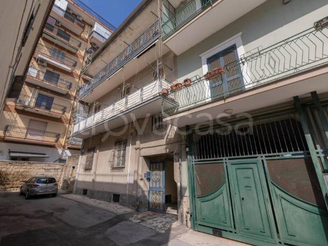 Vendesi stabile/palazzo a Casoria via Giacomo Matteotti, 54