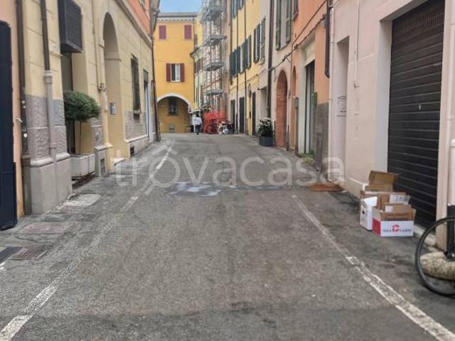 Vendesi stabile/palazzo a Cesena piazza del Popolo, Centro città