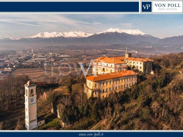 Vendesi stabile/palazzo a Bollengo via Castello, 5