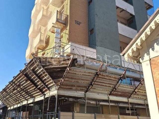Vendesi stabile/palazzo a Bellaria, Bellaria Igea Marina
