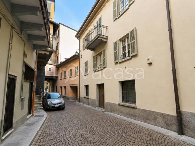 Vendesi stabile/palazzo a Sondrio via pergole, 2