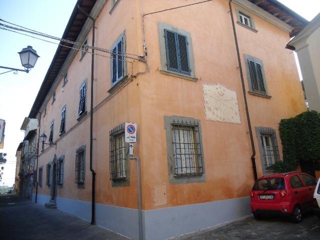 Vendesi stabile/palazzo a Santa Maria a Monte