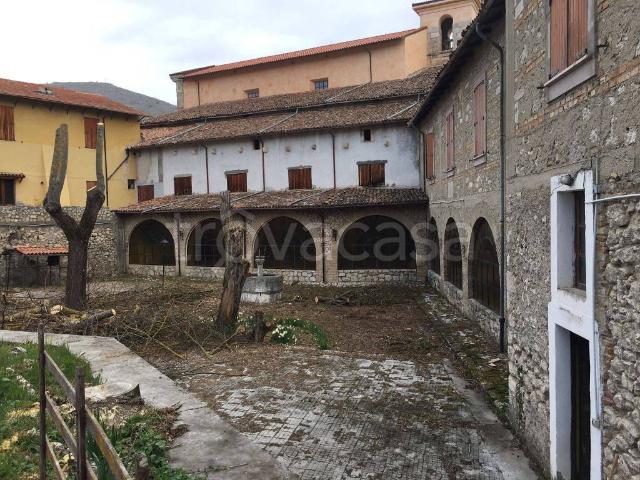 Vendesi stabile/palazzo a Scurcola Marsicana via Aranoria, 1B