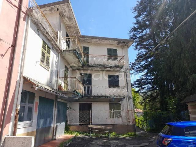Vendesi stabile/palazzo a Torriglia