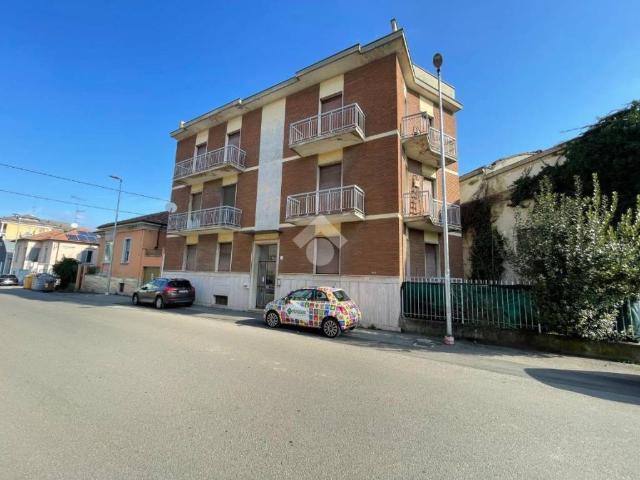 Vendesi stabile/palazzo a Voghera via Vittorio Bachelet, 13