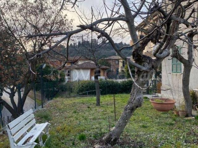 Vendesi trilocale a Magione via delle Viole, Soccorso