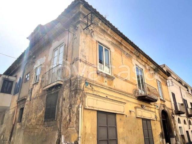 Vendesi trilocale a Maddaloni via San Giovanni
