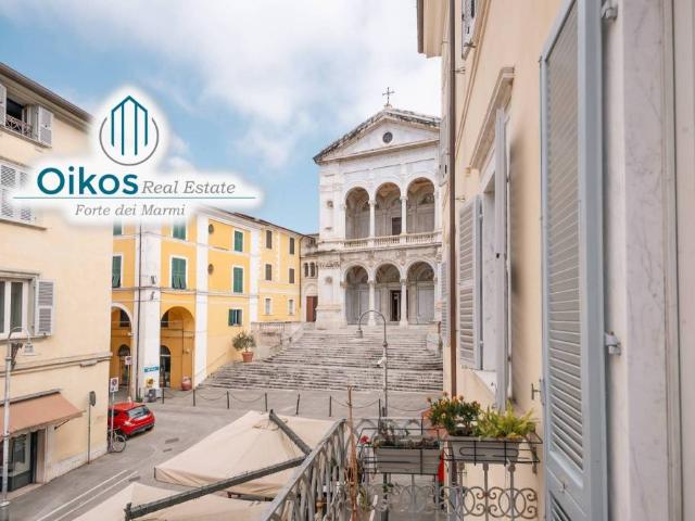 Vendesi trilocale a Massa piazza Duomo, Centro città