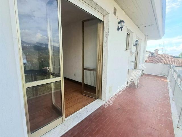 Vendesi trilocale a Massa