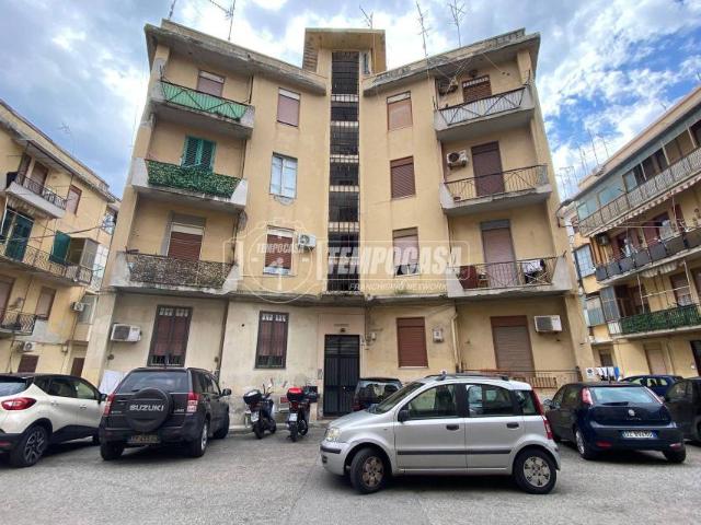 Vendesi trilocale a Messina via Marecchia 5, Villaggio Santo