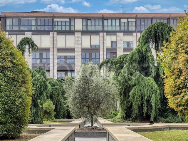 Vendesi trilocale a Milano via Pompeo Mariani, 8, Ponte Nuovo
