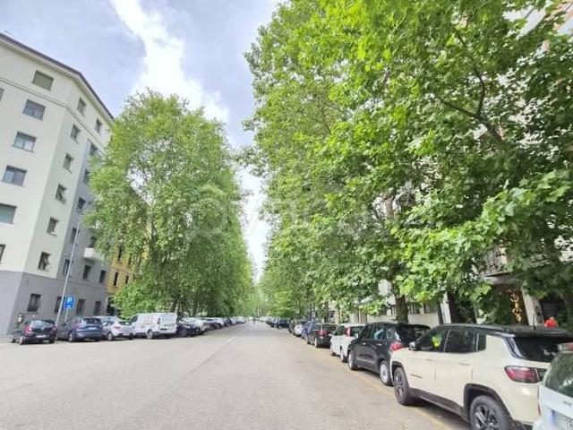 Vendesi trilocale a Milano via Ruggero di Lauria, Sempione Fiera Milanocity