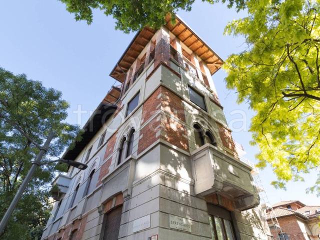 Vendesi trilocale a Milano viale Berengario, 10, City Life