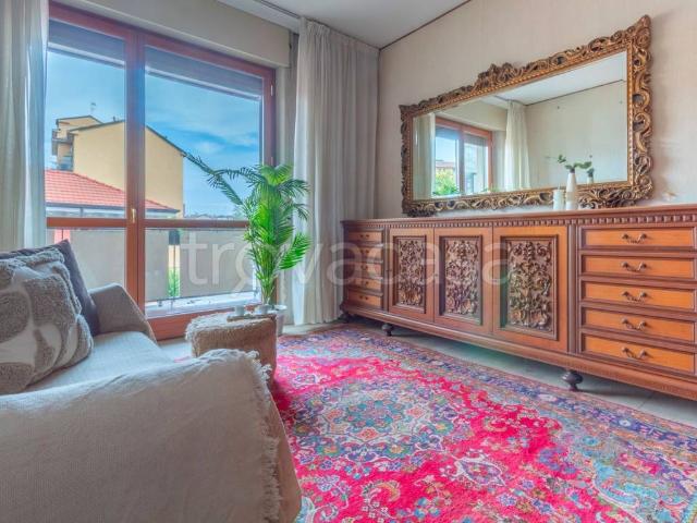 Vendesi trilocale a Milano viale Monza, 355, Villa San Giovanni