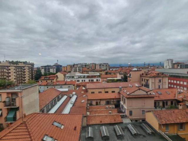 Vendesi trilocale a Milano, Solari
