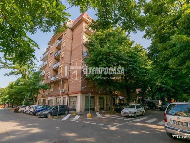 Vendesi trilocale a Modena via crespellani 238, Musicisti