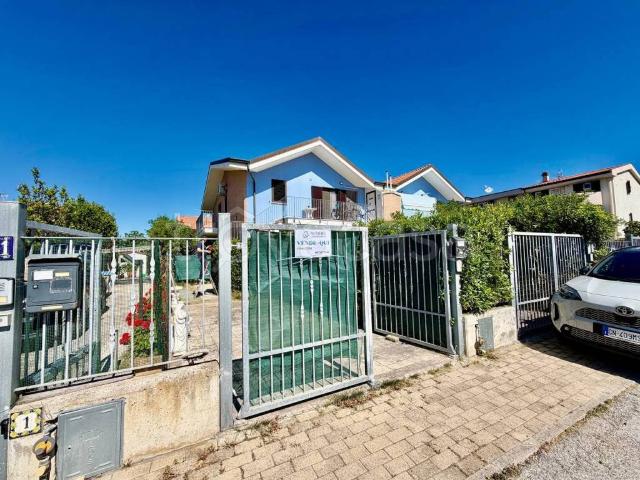 Vendesi trilocale a Montenero di Bisaccia via Alvise Cadamosto