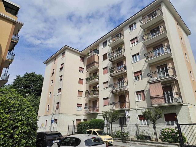 Vendesi trilocale a Monza via f. Cavallotti, Triante