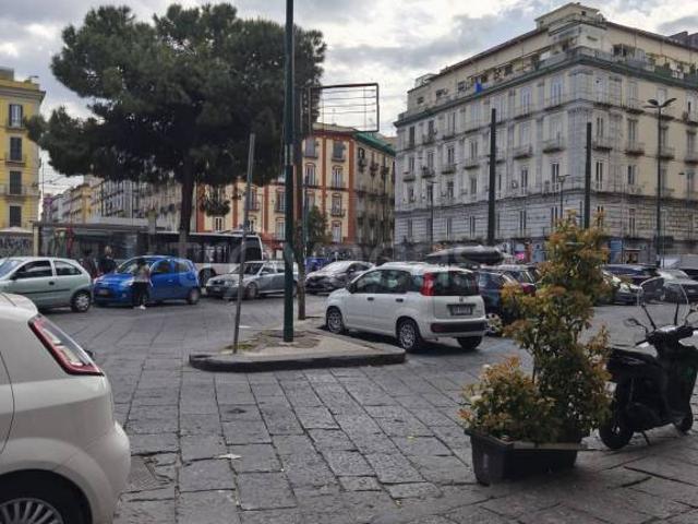 Vendesi trilocale a Napoli, Tribunali