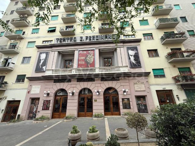 Vendesi trilocale a Napoli, Tribunali