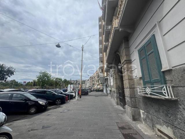Vendesi trilocale a Napoli vico San Guido, Chiaia
