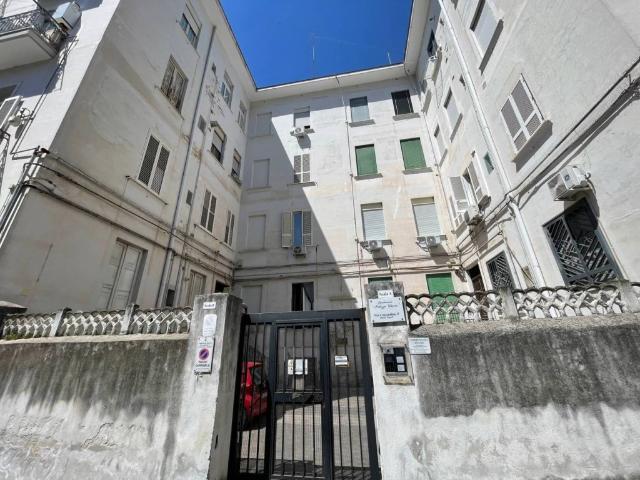 Vendesi trilocale a Napoli, Fuorigrotta