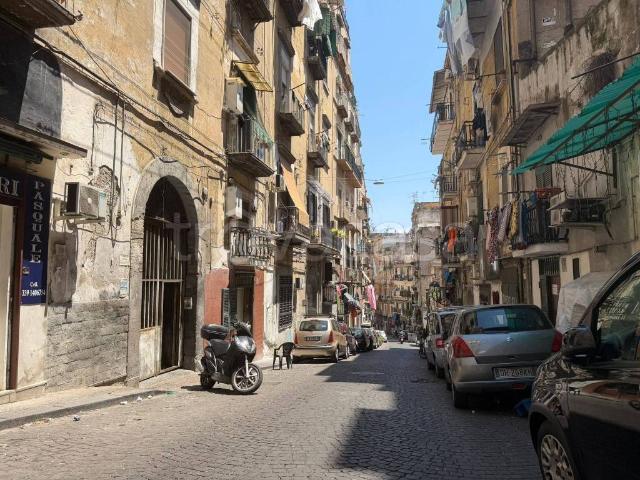 Vendesi trilocale a Napoli, Monte Santo