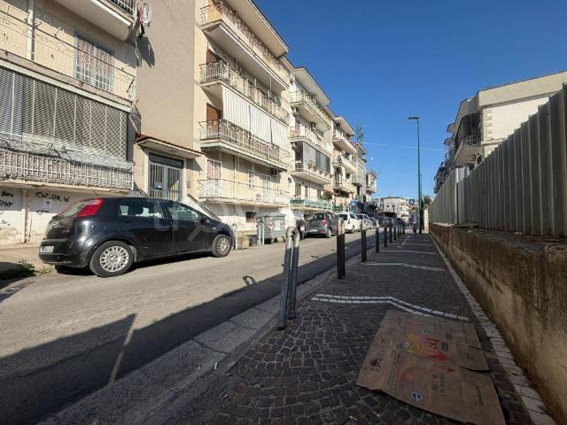 Vendesi trilocale a Napoli, Pianura