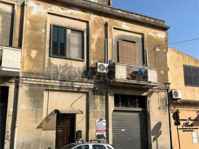 Vendesi trilocale a Noto via duca giordano, 67