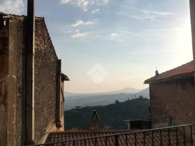 Vendesi trilocale a Olevano Romano via Della Corda, 18